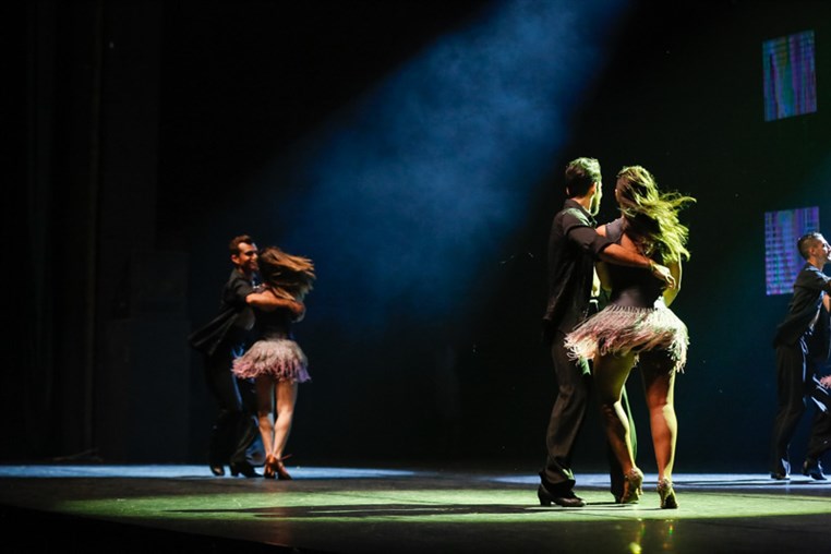 Tribe Dance Hold Your Dream 
